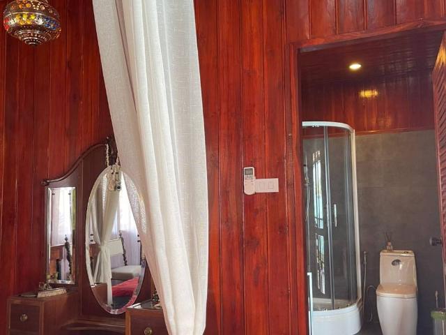 TEAK POOL VILLA Close to town and Beaches