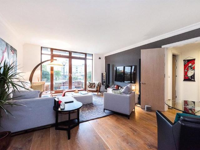 Teal Court, Star Place, London, E1W 2 bed apartment to rent £3,600 pcm £831 pw