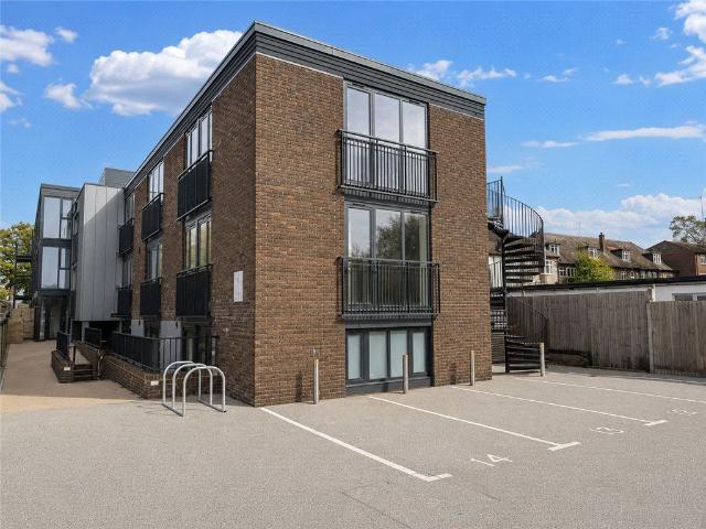 Tealing Drive, Epsom KT19, 1 bed flat to rent, £1,450 pcm | PrimeLocation