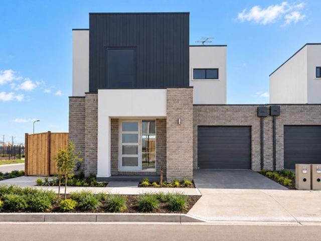 Team Equitywise proudly presents this brand new townhouse in Mambourin, now available for lease