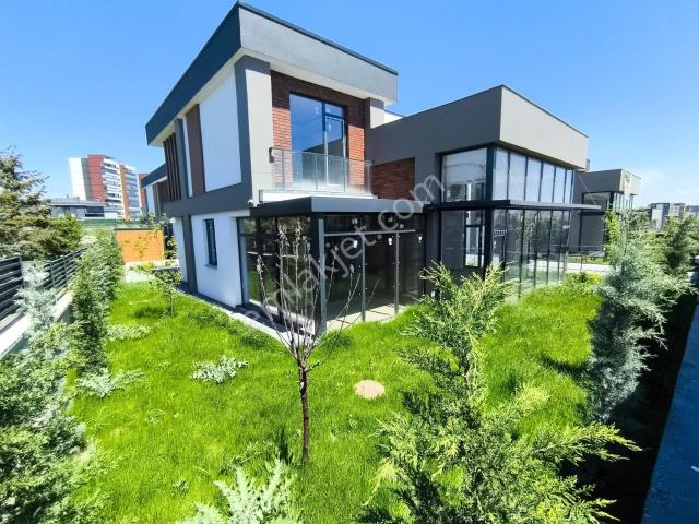Teamwork Gyd Müstakil Yerden Isıtmalı Lüks Satılık Villa