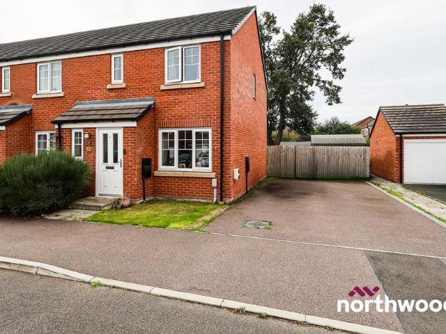 Teasel Close, Sandbach, CW11 3 bed end of terrace house to rent £1,250 pcm £288 pw