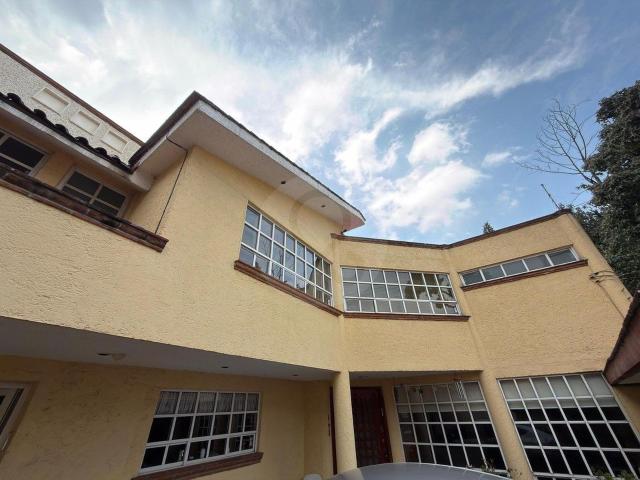 Casa en venta en Lomas del Chamizal 3 Rec?maras