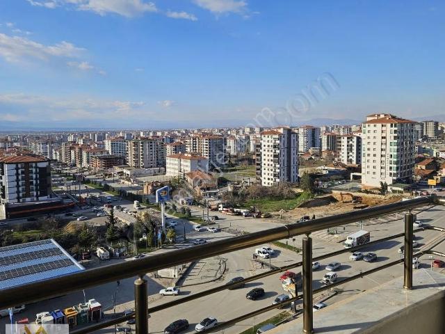 Tecde Ana Cadde Üzerinde Süreyç Modda Da Malatya Manzaralı