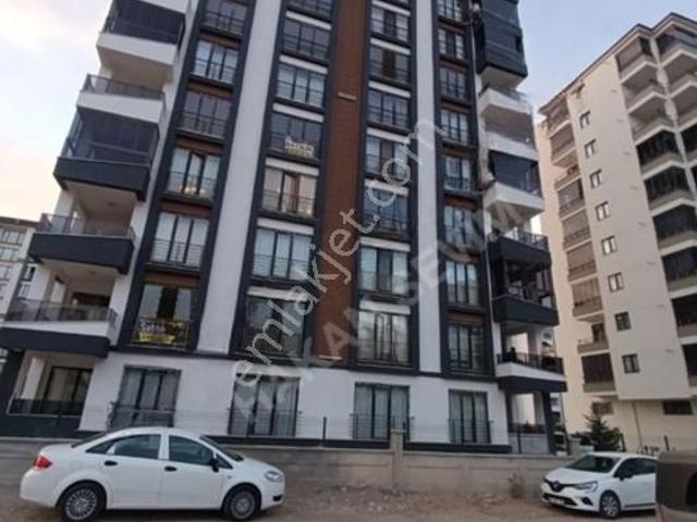 Tecde Karakolu'nun Hemen Yakınında Ara Kat Kiralık 3+1 Daire !