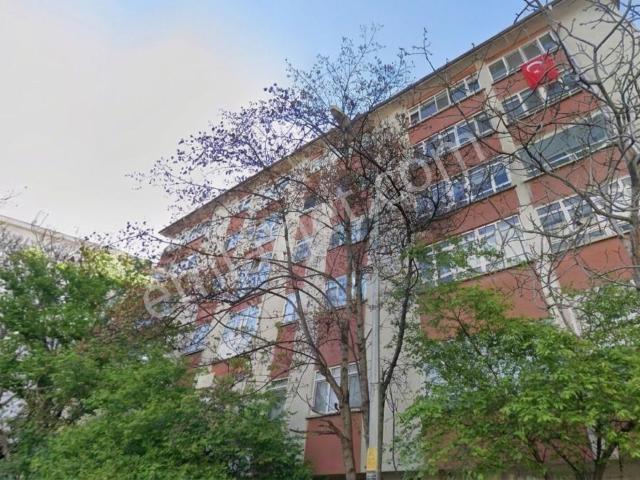 Ted Üniversitesi Arkası Acil Satılık 3+1 Bakımlı Ara Kat Daire
