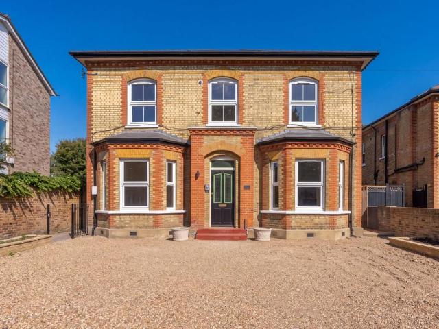 Teddington Park Road, Teddington, TW11 1 bed apartment to rent £1,850 pcm £427 pw