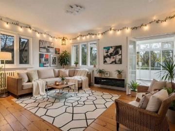Tegel pur: Altbaucharme, Wintergarten, Terrasse und eigener Garten sofort bezugsfrei