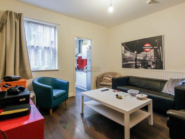 Teignmouth Road, Birmingham B29 5 bed terraced house to rent £2,600 pcm £600 pw