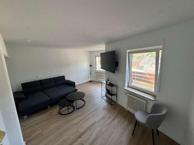 Teil möbliert Wohnen mit Einbauküche: Geräumige 4 Zimmer Wohnung in Idar Oberstein