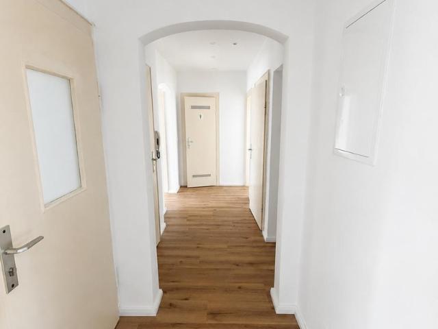 Teil Renovierte helle 4,5 Zimmer Wohnung mit Balkon