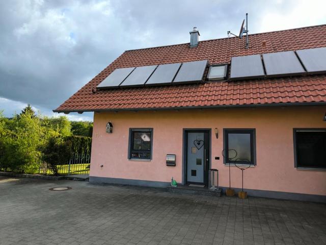 teilautarkes EFH mit neuer Luxusküche und Pool
