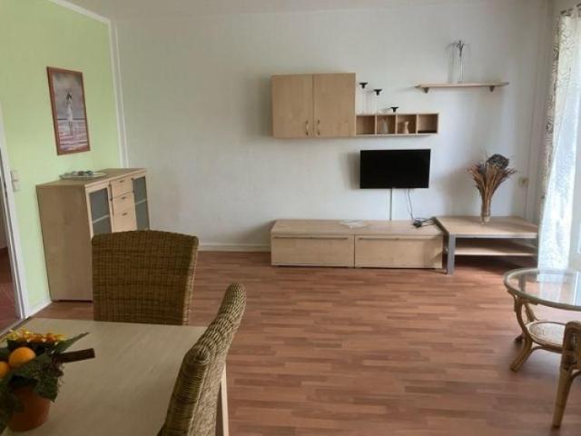 Teilmöblierte große Wohnung mit 3 Zimmern