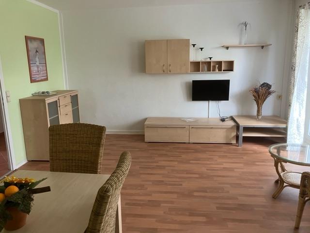 Teilmöblierte große Wohnung mit 3 Zimmern