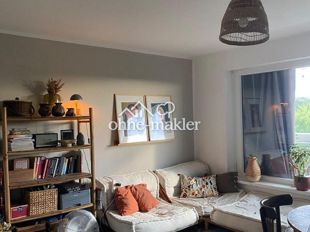 teilmöblierte 1 Zimmerwohnung mit Loggia und Einbauküche