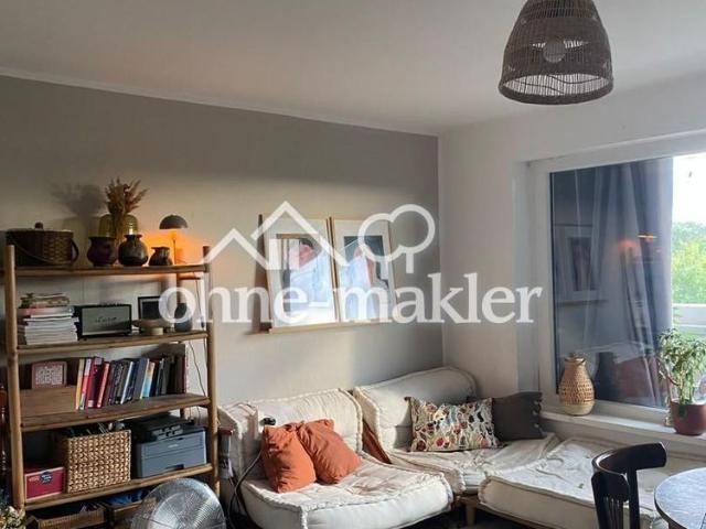 teilmöblierte 1 Zimmerwohnung mit Loggia und Einbauküche