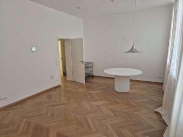 Teilmöblierte 2 Zimmer Wohnung | Kernsaniert | Terasse | Keller