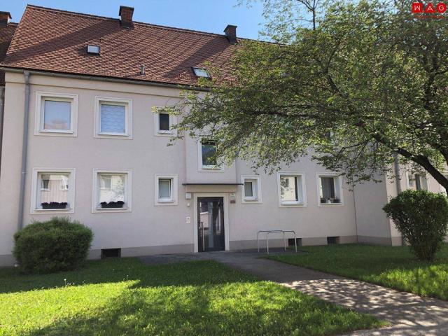 Teilmöblierte 3 Zimmerwohnung mit Badewanne und herrlichem Grünblick in ruhiger Siedlungslage von Steyr Münichholz! Verfügbar ab Jänner 2027 mit Ablösemöglichkeit!