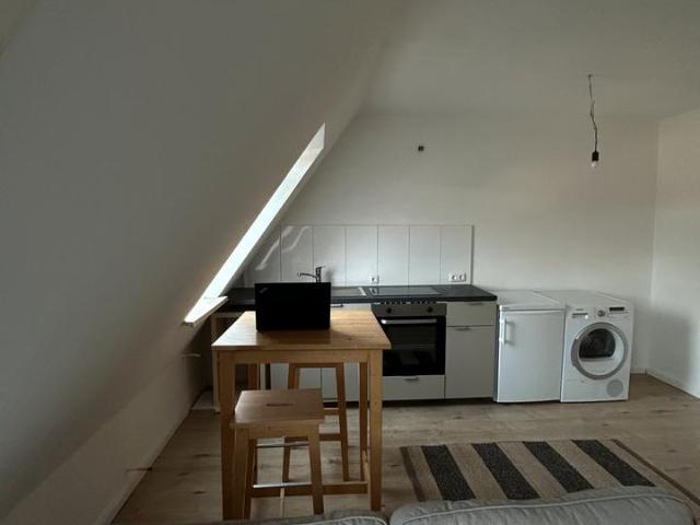 Teilmöbliertes DG Apartment in Bremen Gröpelingen