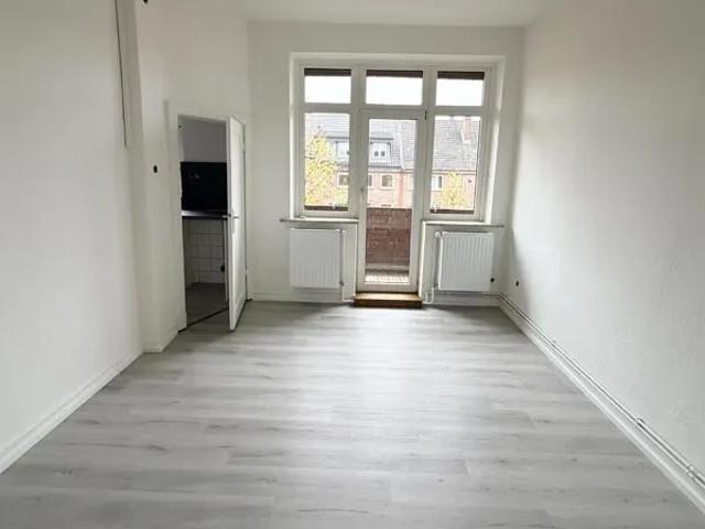 Teilmodernisierte 3 Zimmer Wohnung im schönen, grünen Hamburg Horn