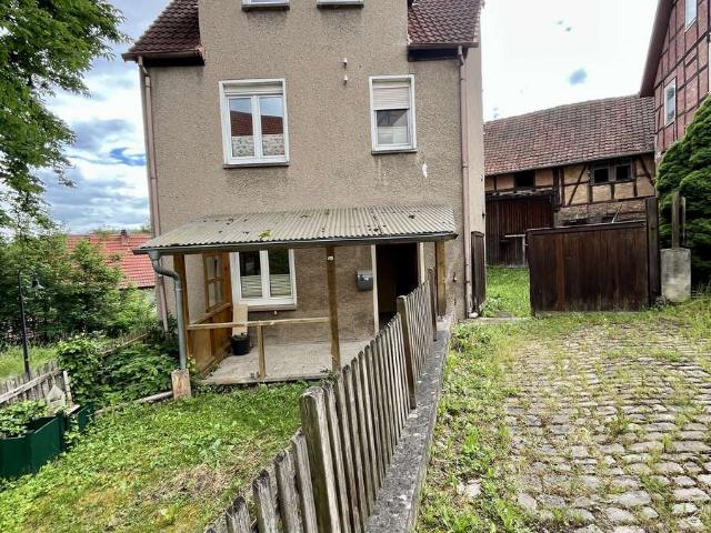 Teilmodernisiertes Einfamilienhaus mit Ausbaupotenzial, Scheune und idyllischem Gartengrundstück