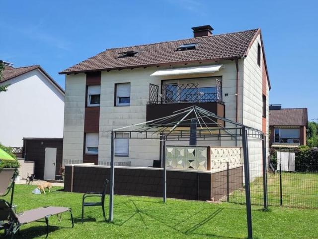 Teilmodernisiertes EinZweifamilienhaus mit 800qm Grundstück