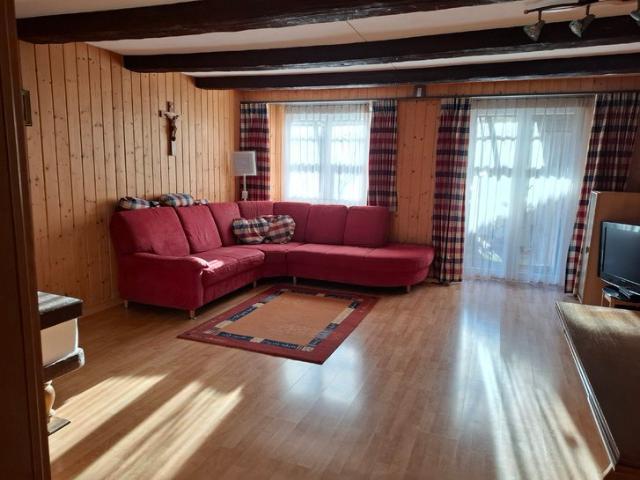 Teilmblierte 4 Zimmer Altbauwohnung mit viel Charme in 8888 Heiligkreuz