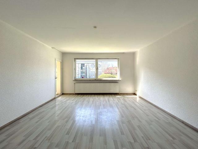 Teilsaniert! 3 Zimmerwohnung mit Balkon in Sarstedt