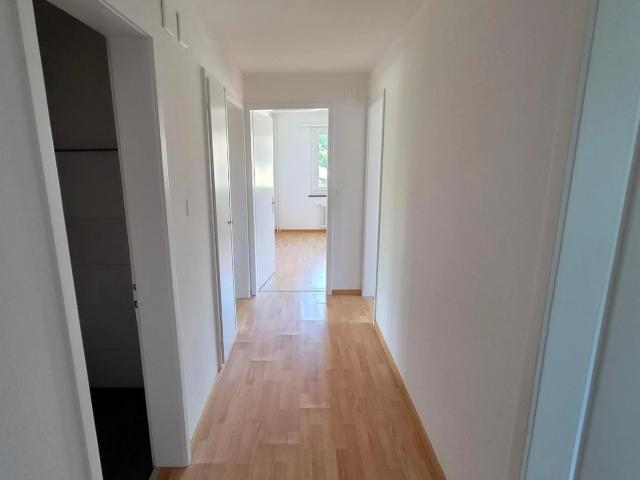Teilsanierte 3.5 Zimmer Wohnung an zentraler Lage in Schönbühl