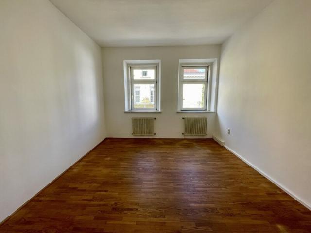 Teilsanierte 3 Zimmer Altbauwohnung – Salzburg / Lehen