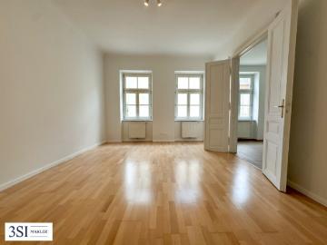 Teilsanierte 2 Zimmer Altbauwohnung im Herzen des 7. Bezirks – in Top Lage direkt bei der Burggasse