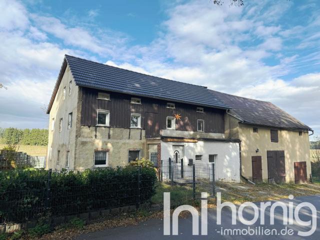 Teilsaniertes Bauernhaus in ruhiger und naturnaher Lage
