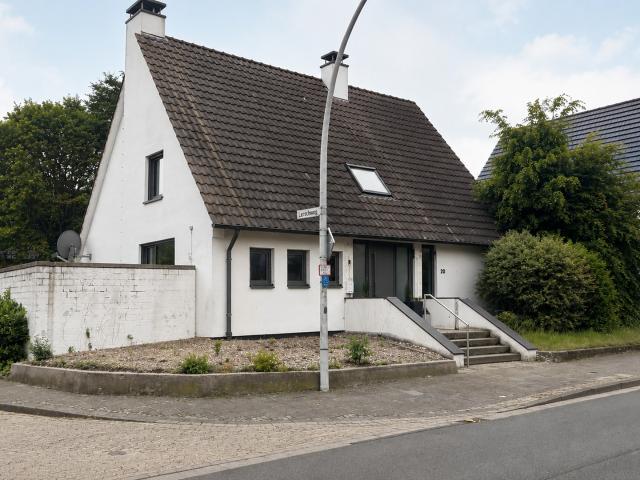 Teilsaniertes Einfamilienhaus in Emsdetten mit individuellem Entwicklungspotential