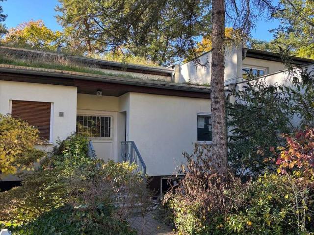 Teilsaniertes Reihenmittelhaus am Schlachtensee mit Sauna