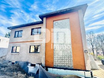 Teilsaniertes 1 2 Familienhaus + Fertige Projektierung auf großem Grundstück in Traumlage