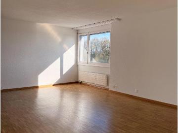 Teilrenovierte 4.5 Zimmerwohnung an zentraler Lage in Zollikofen