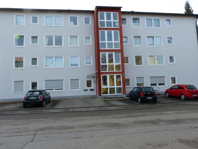 Teilrenovierte 2 Zimmer Wohnung mit Südterrasse in Herrsching am Ammersee