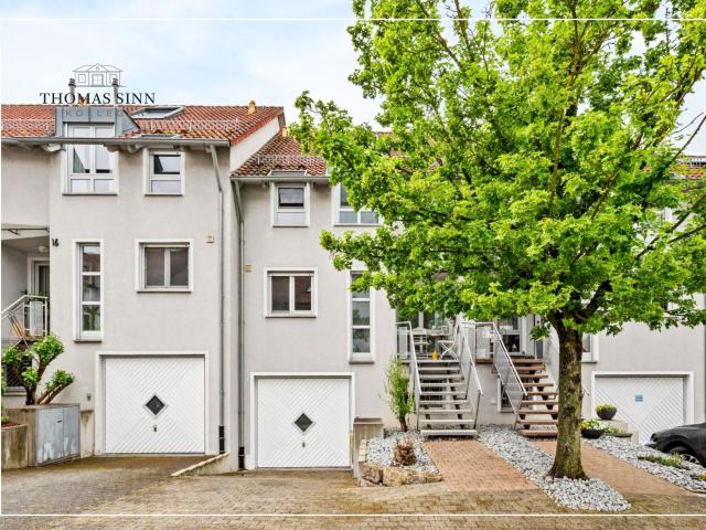 Teilw. modernisiertes gepflegtes RMH mit Garten, Garage und Badsanierung inklusive ! sofort frei !