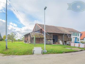Teilweise renoviertes Haus in ruhiger Lage