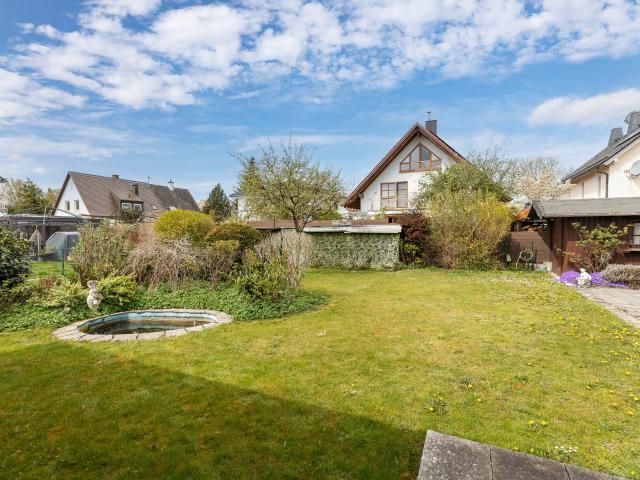 Teilweise vermietetes Dreifamilienhaus auf sonnigem Westgrundstück in absolut ruhiger Lage