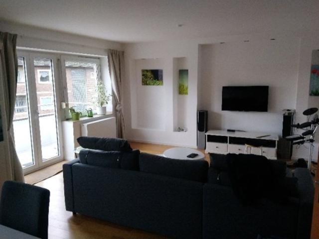 Teiluntervermietung Schöne 3 Zimmer Wohnung mit Balkon & Garten
