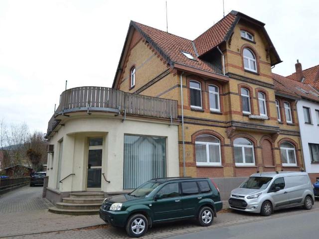 Teilvermietetes 3 Familienhaus mit Gewerbeeinheit und Nebengebäude
