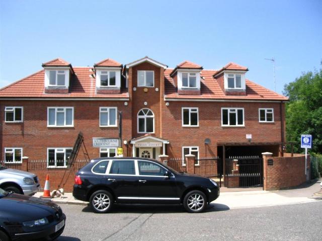 Tejas Court, Southbourne Crescent. 3 bed apartment to rent £2,250 pcm £519 pw
