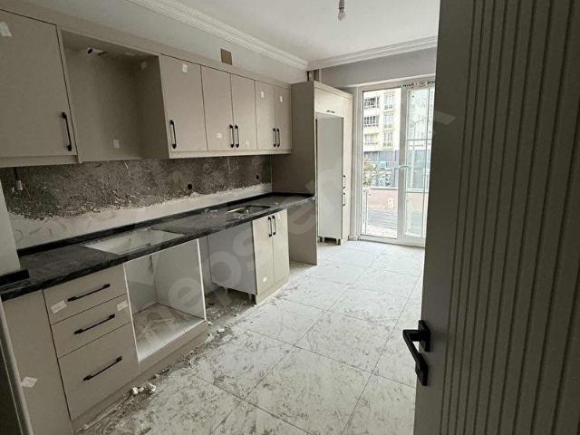 TEKZEN CİVARINDA SATILIK YENİ 2+1 DAİRE
