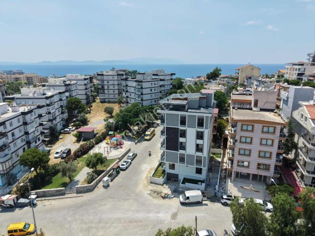 Tek Blok Sıfır Köşe Bahçeli Ek Banyolu Daire