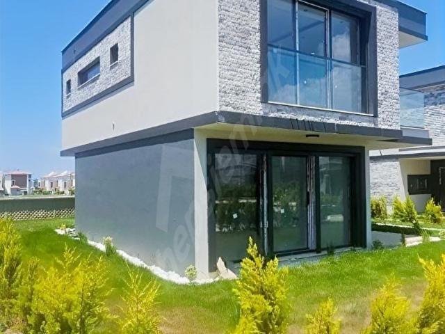 TEK MÜSTAKİL GÜVENLİKLİ SİTE İÇİNDE PAZARLIKLI