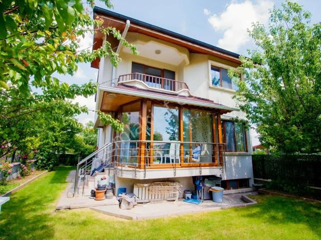 Tek Yapı İncek'te Havuzlu 6+1 Muhteşem Kiralık Villa!