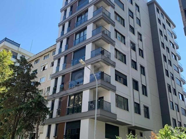 TEK YETKİLİ GÖZTEPE,DE GENİŞ SALONLU BALKONLU 95 m2 DAİRE