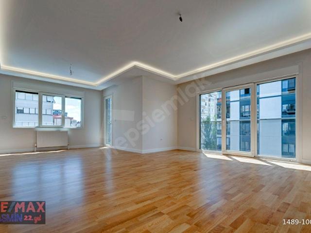 TEK YETKİLİ FENERYOLU ÖZGÜRLÜK PARKI YAN 4+1 SIFIR BALKON 5. KAT
