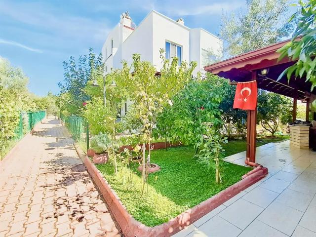 Tek Yetki Royal'den Güre'de Dağ Deniz Manzaralı Eşsiz 5+1 Villa